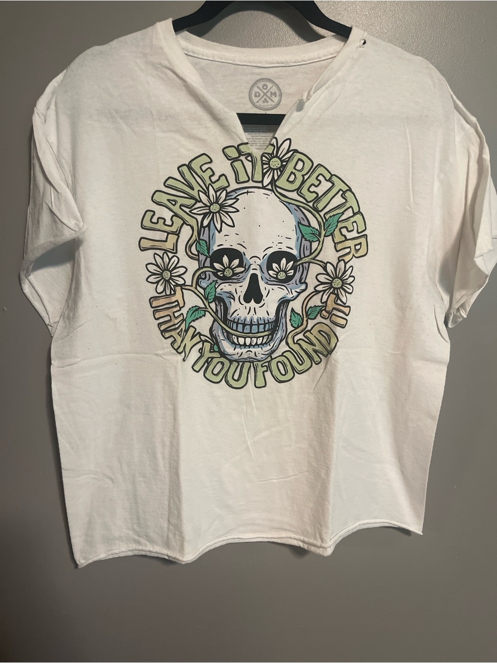 White Graphic Skull Tee with Daisy Accent - Women